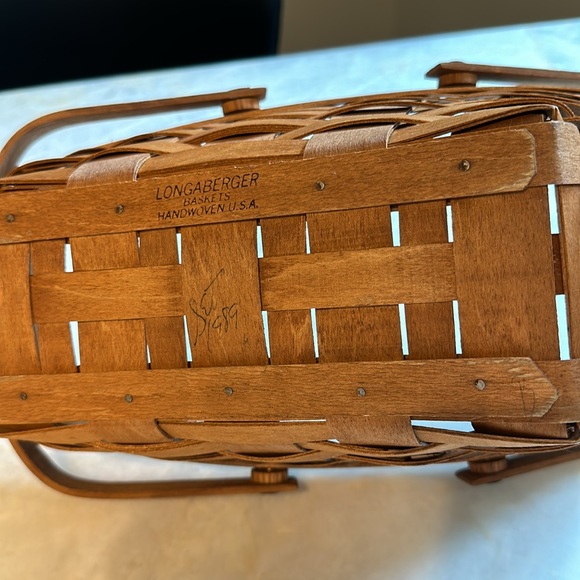 Longaberger Basket Signed Vegetable Fruit with Handles and Plastic Protector - Picture 4 of 6